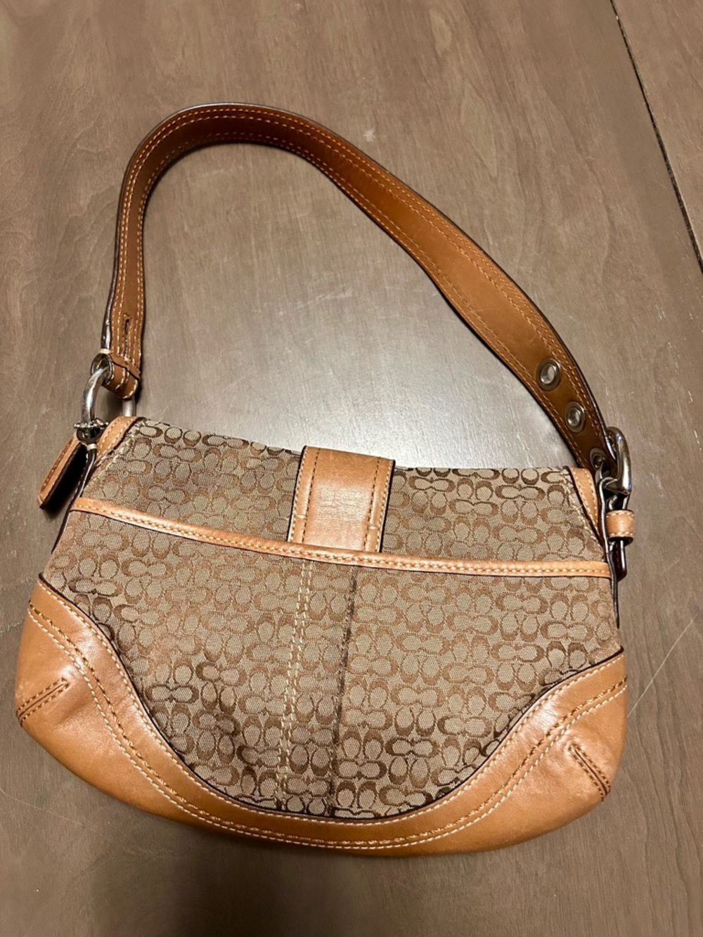 Vintage Coach F10925 Signature Canvas Shoulder Bag - Picture 12 of 13